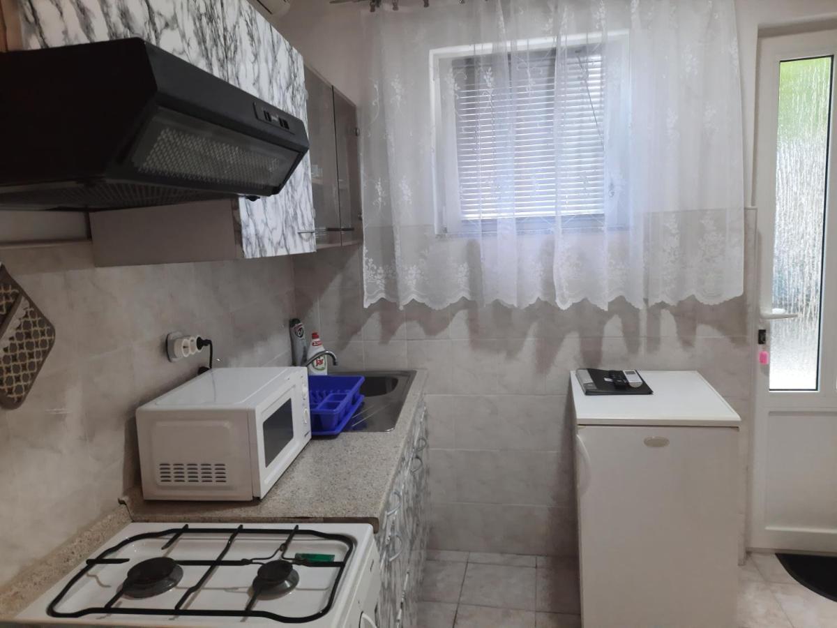 Apartmani Ana-Lora Lopar Bagian luar foto